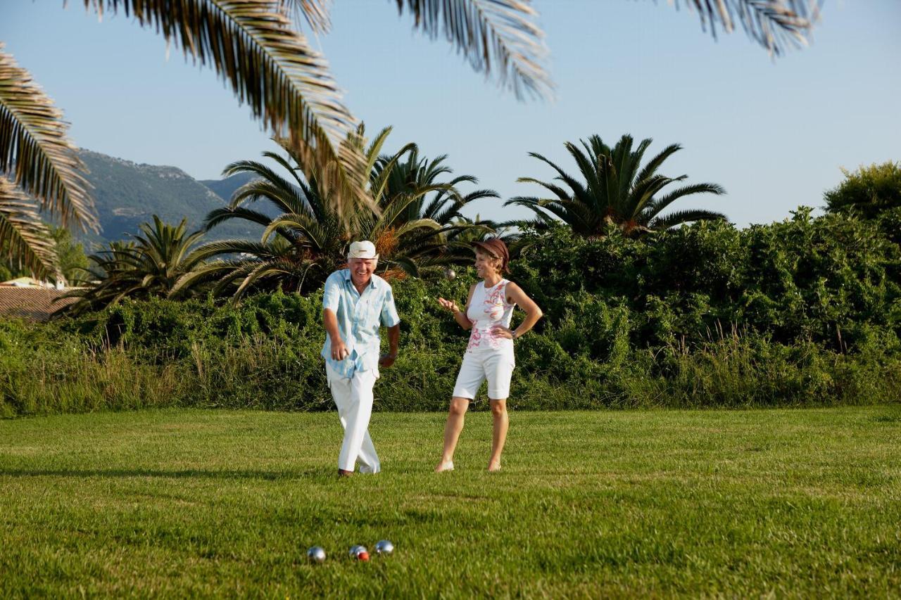 St.george's Bay Country Club & מלון